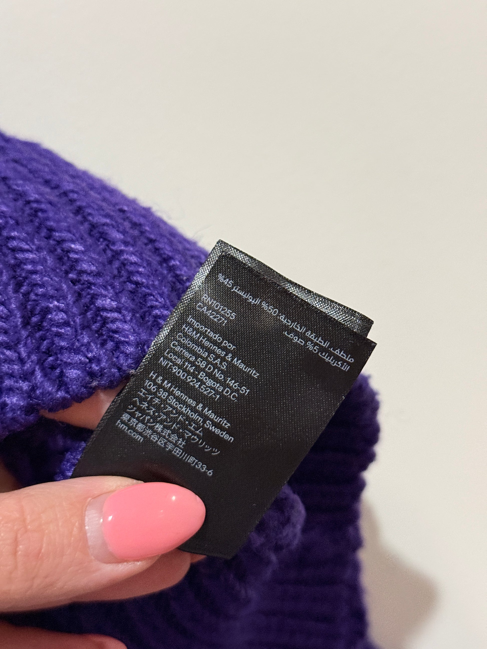 H & M Cable Knit Sweater Size XS