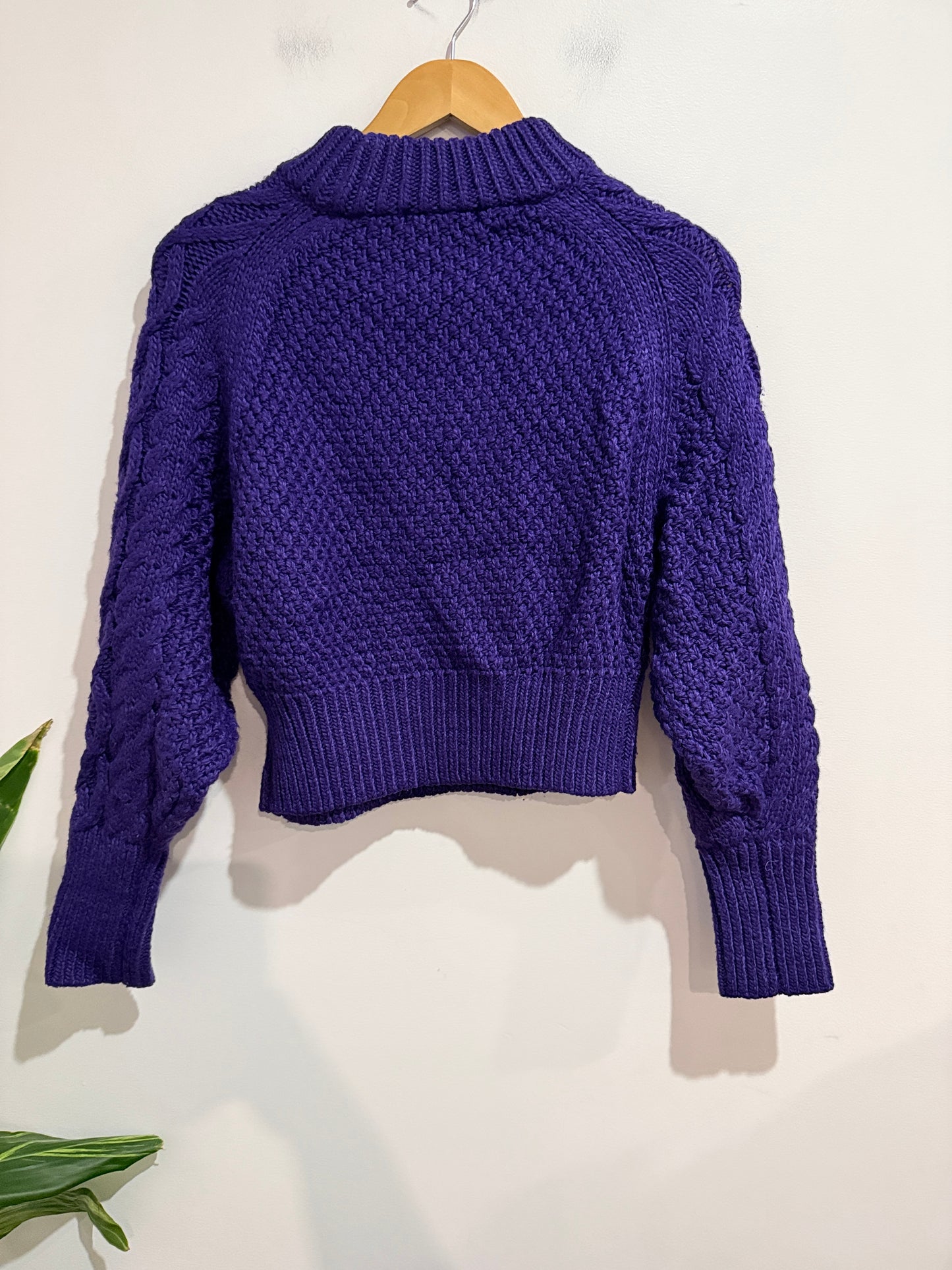 H & M Cable Knit Sweater Size XS