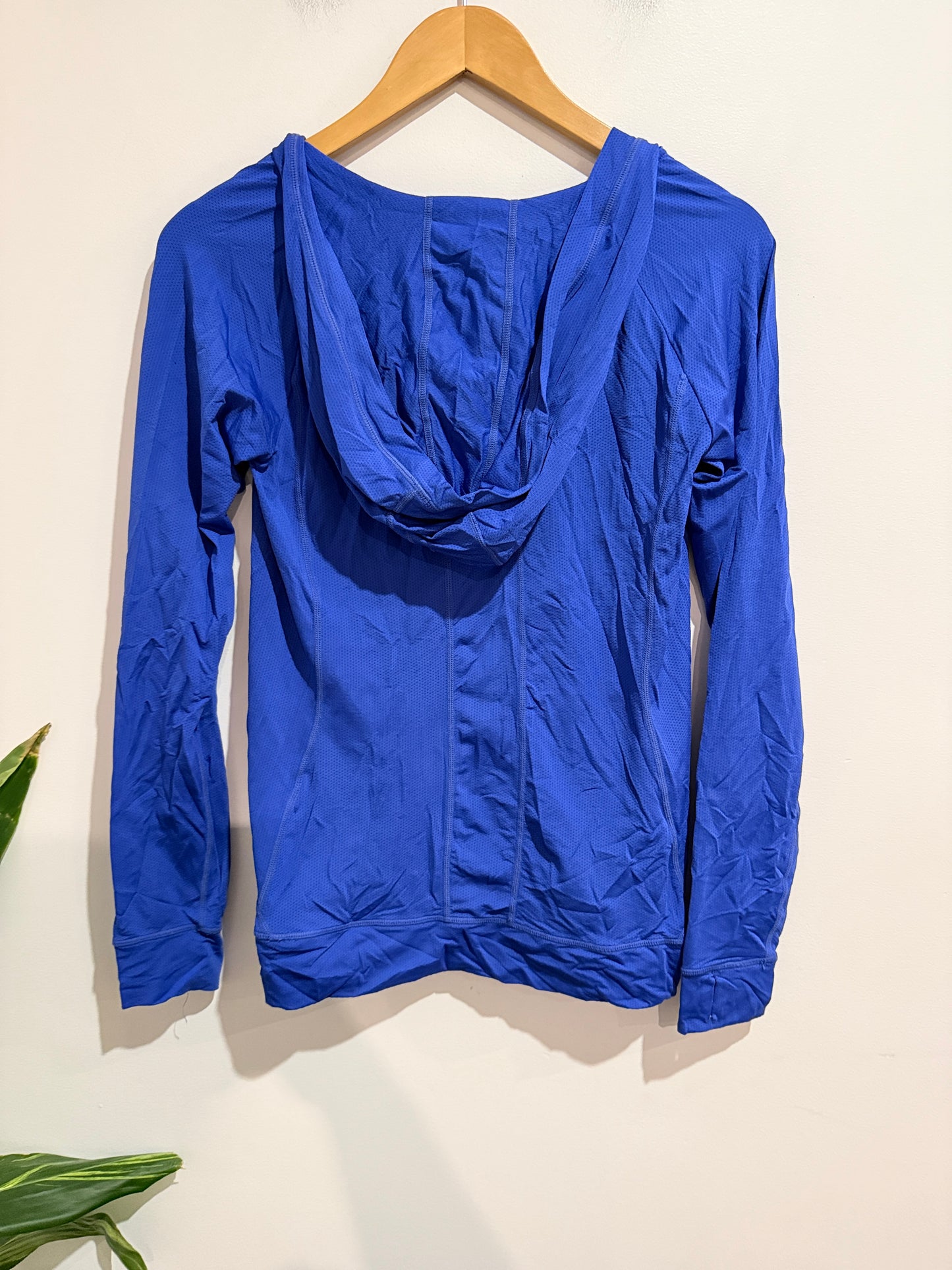 Leluu Athletic Top Size 8