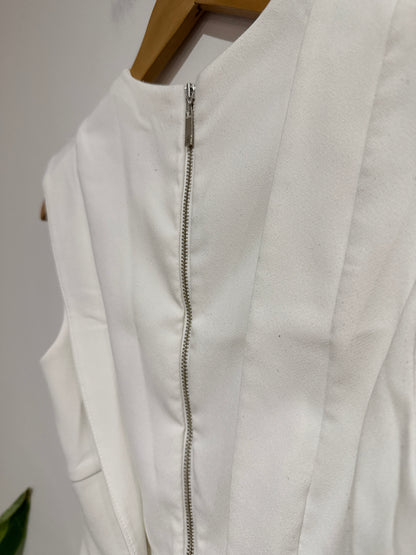 Cue Sleeveless Tailored Dress Size 6