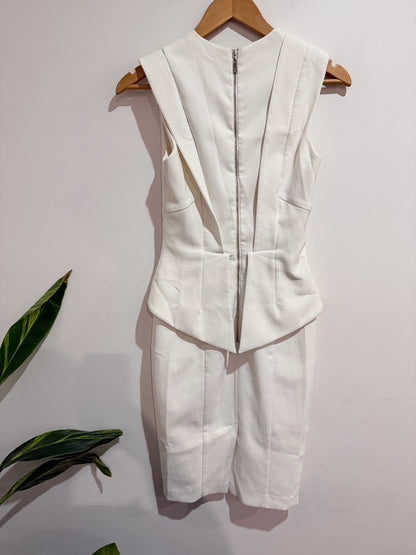 Cue Sleeveless Tailored Dress Size 6