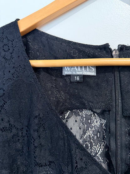 Wallis (NZ Made) Stretch Lace Dress Size 16 | U/Arm to U/Arm 42cm