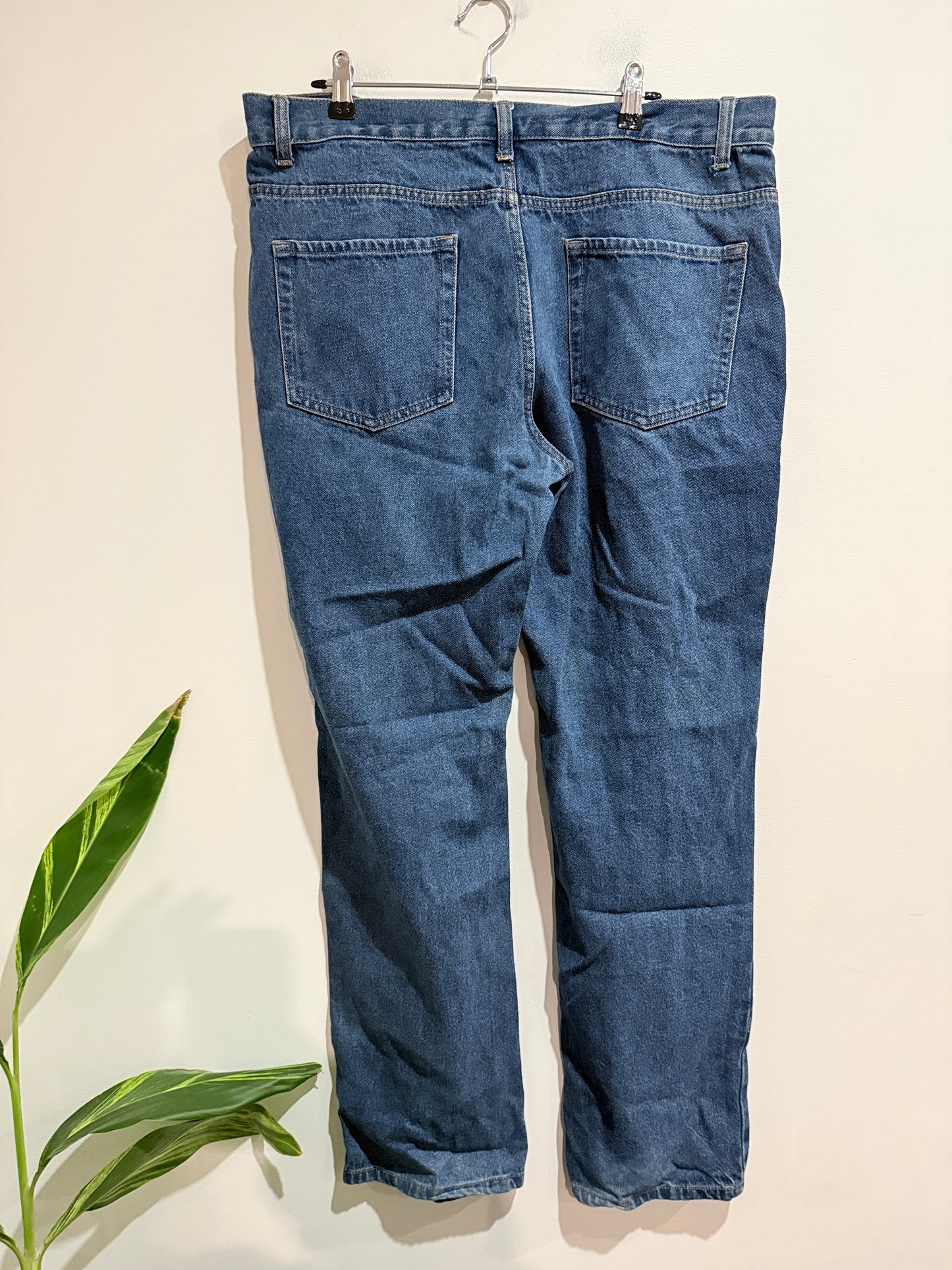 Brand Unknown Relaxed-fit Blue Jeans Size Waist 92cm/ 36"