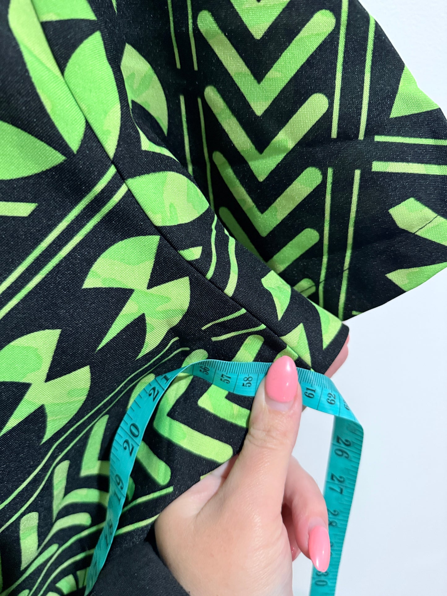 Polynesian-style Dress Size U/Arm to U/Arm 61cm
