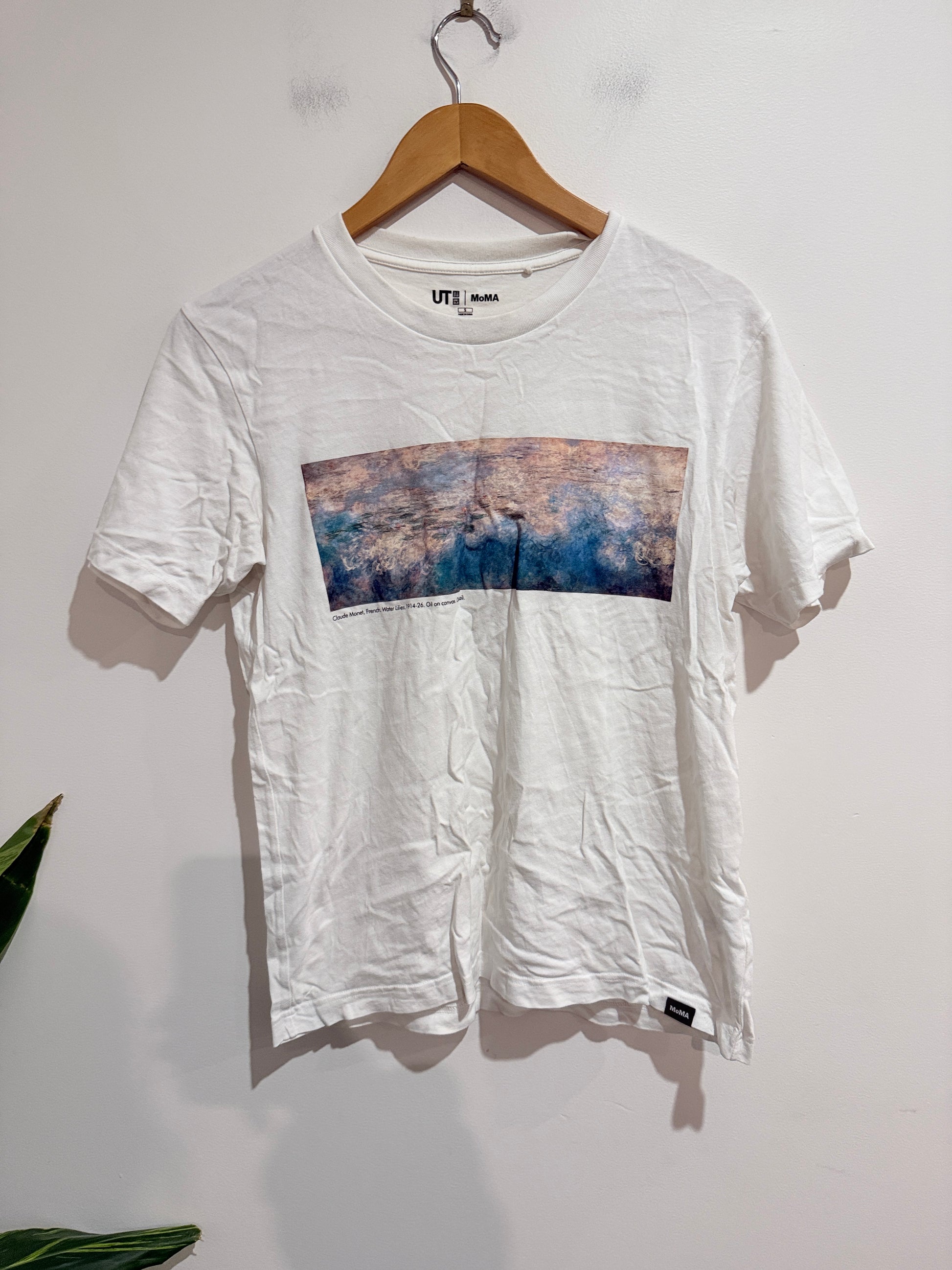 Uniqlo Graphic T-shirt Size S