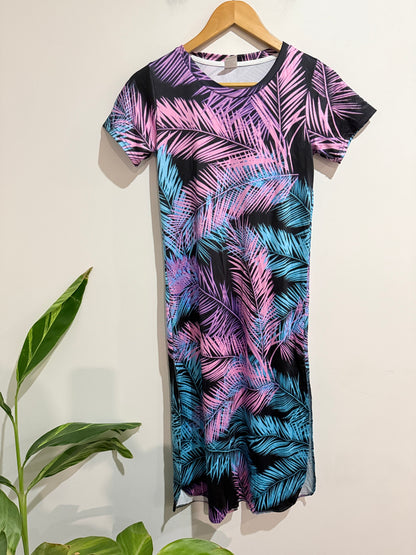 Brand Unknown Palm Leaf Pattern T-shirt Dress Size 140 | U/Arm to U/Arm 40cm