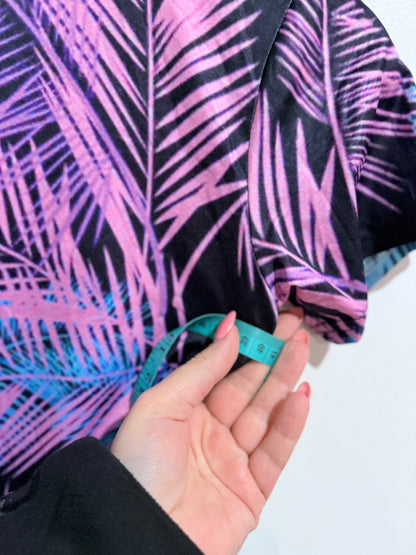 Brand Unknown Palm Leaf Pattern T-shirt Dress Size 140 | U/Arm to U/Arm 40cm