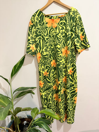 Q & F Polynesian-style Maxi Dress Size 24 | U/Arm to U/Arm 63cm
