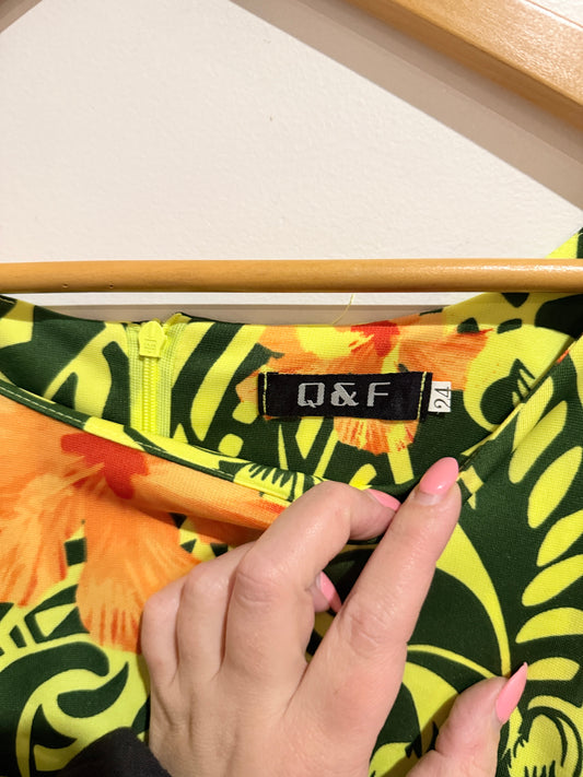 Q & F Polynesian-style Maxi Dress Size 24 | U/Arm to U/Arm 63cm
