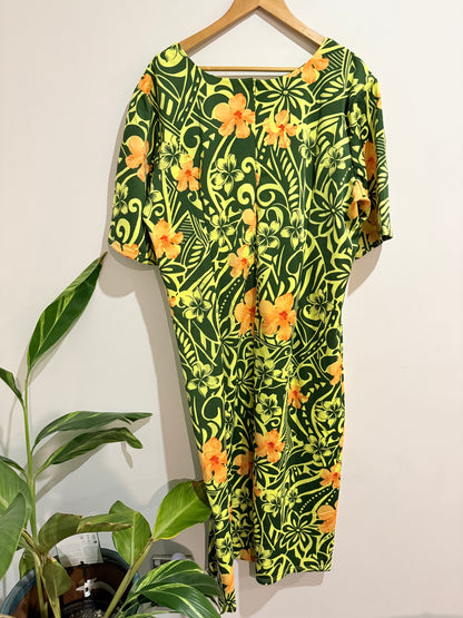 Q & F Polynesian-style Maxi Dress Size 24 | U/Arm to U/Arm 63cm