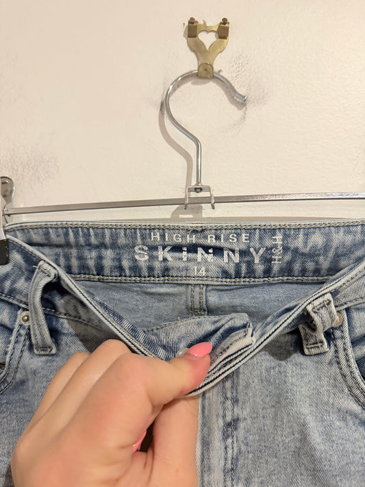 H&H Light Wash High Rise Skinny Jeans - Size 14