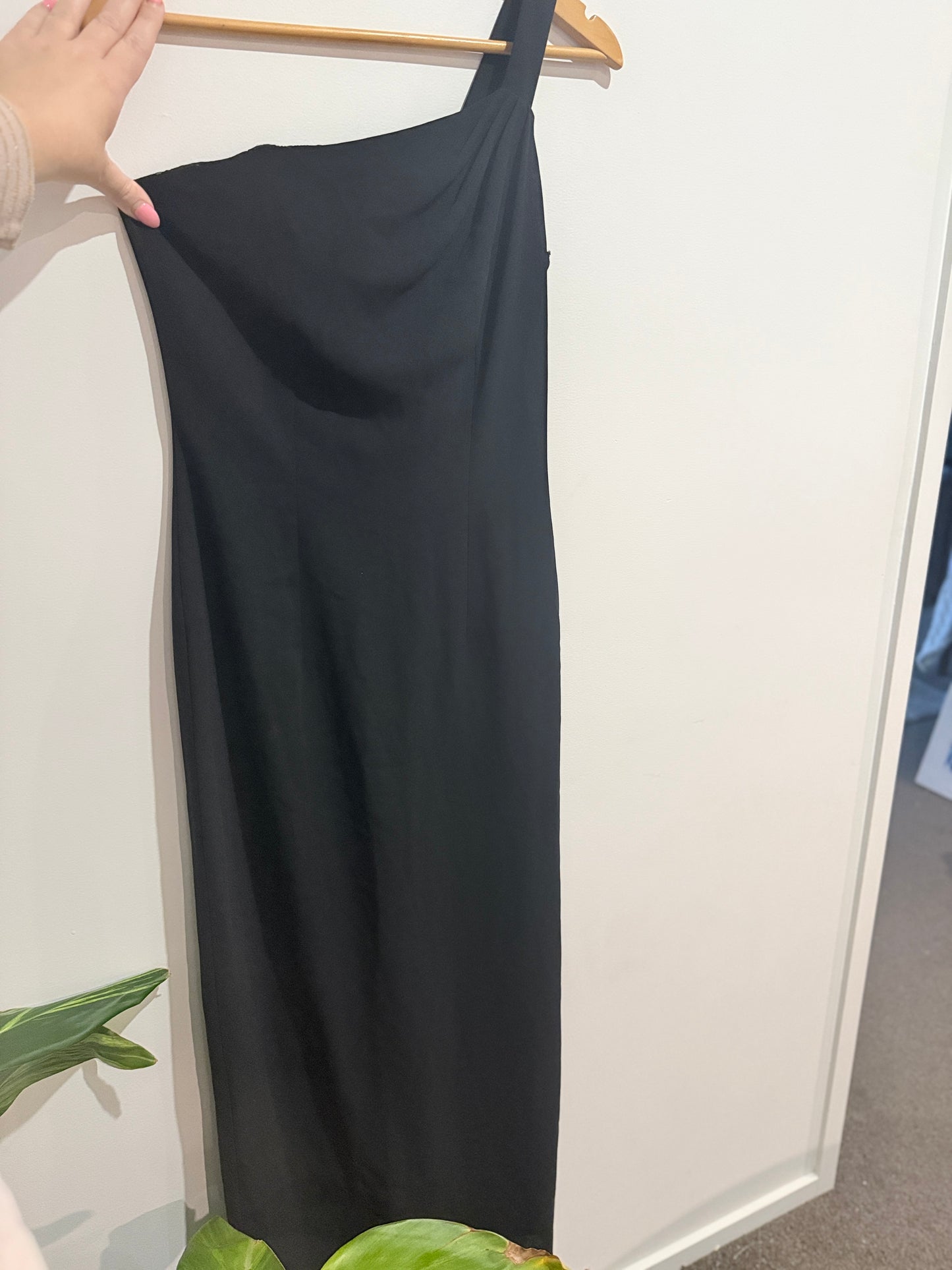 Annmaree Chambers (NZ) Black One-Shoulder Dress - 40cm u/arm