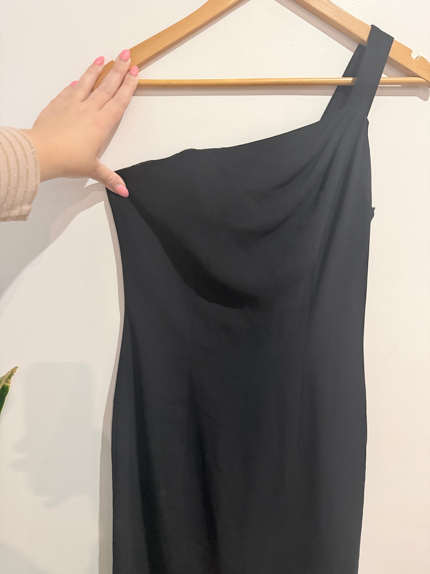 Annmaree Chambers (NZ) Black One-Shoulder Dress - 40cm u/arm