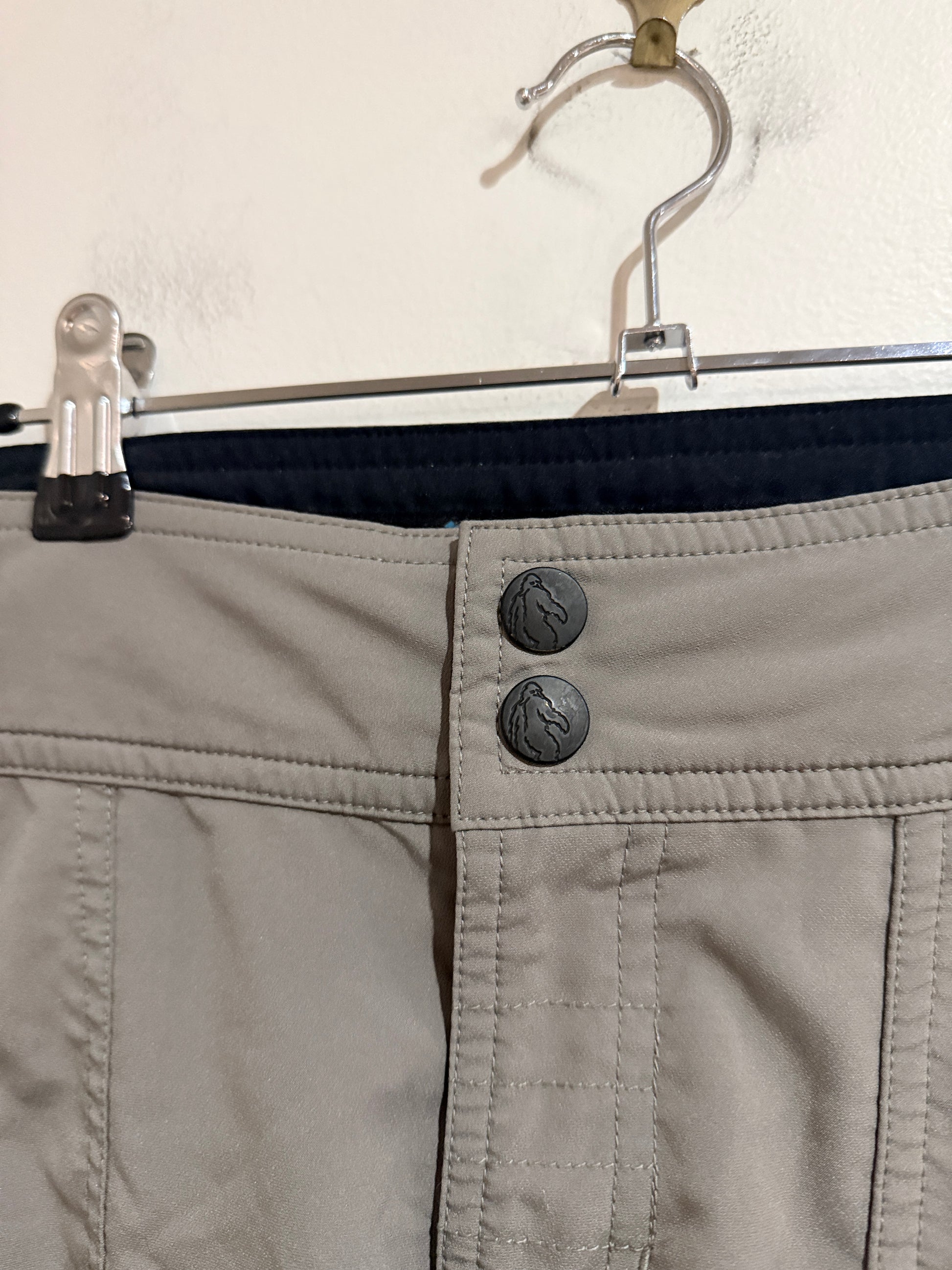 Yeti Bike Shorts Size L