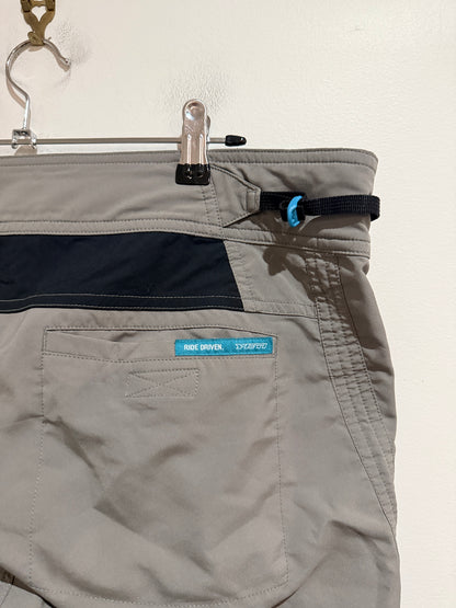 Yeti Bike Shorts Size L