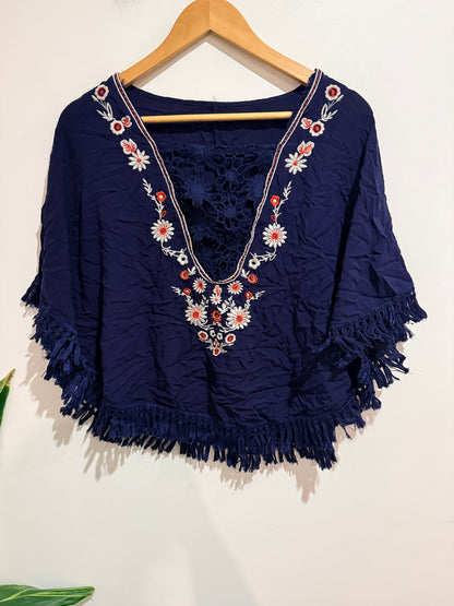 Brand Unknown Peasant-style Top Size U/Arm to U/Arm 57cm