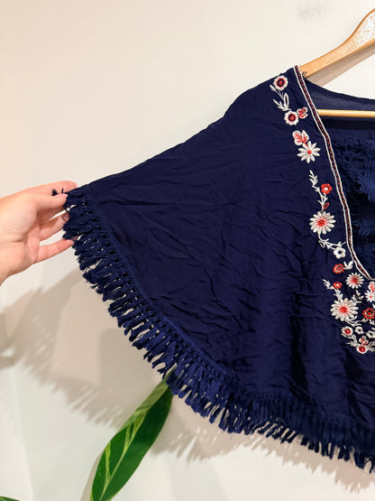 Brand Unknown Peasant-style Top Size U/Arm to U/Arm 57cm
