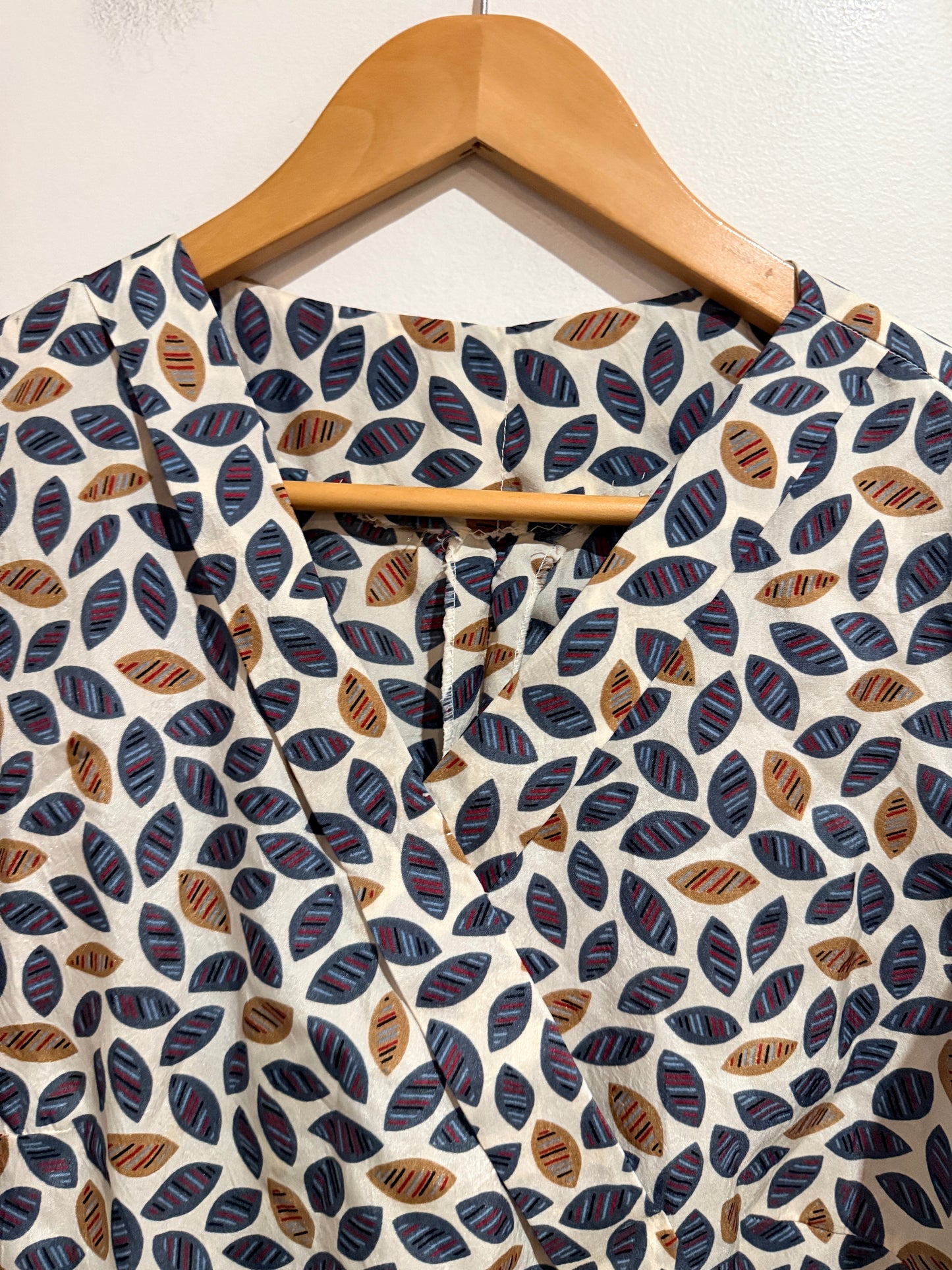 Brand Unknown Leaf Print Shift Dress - 56cm u/arm