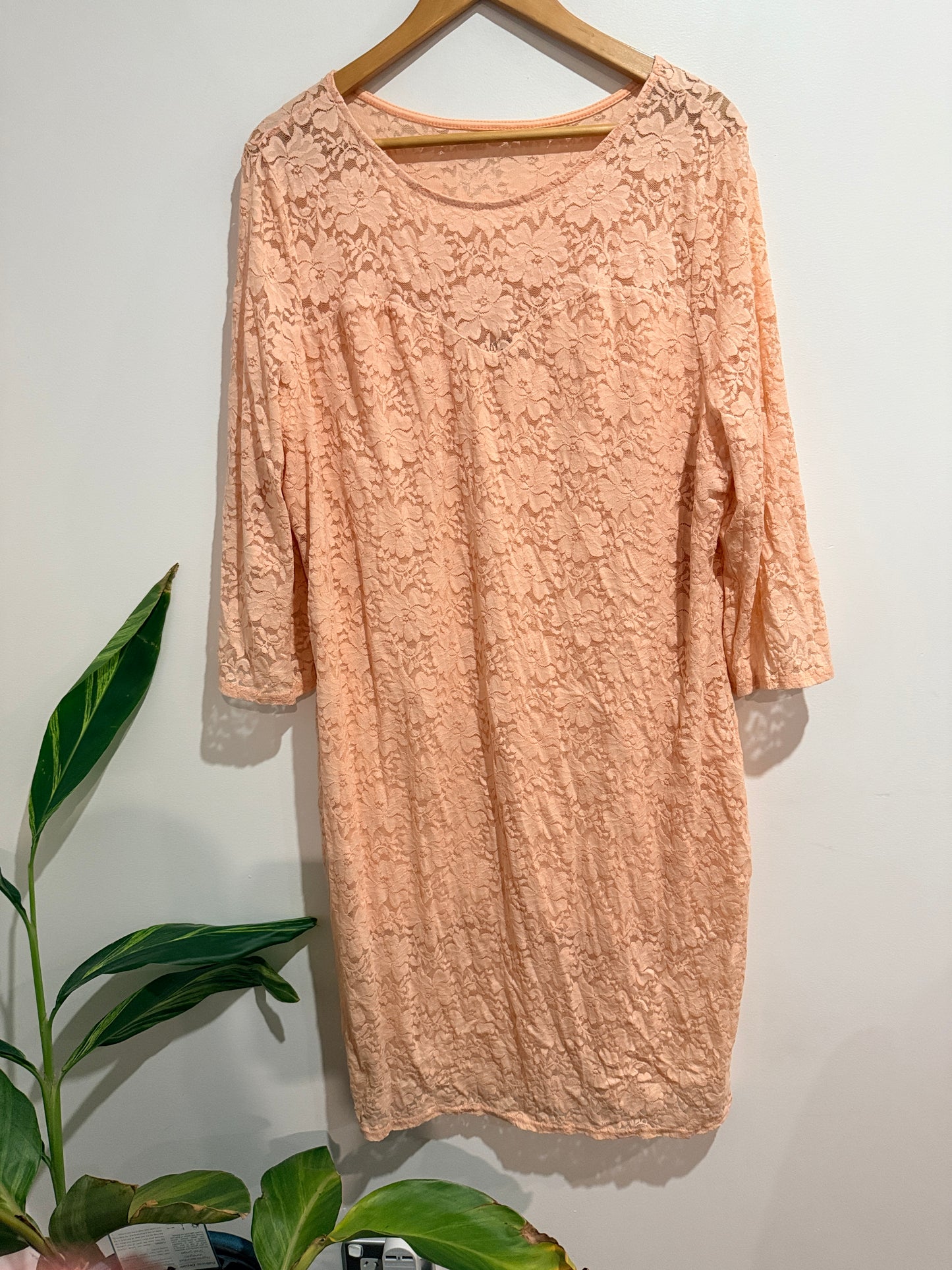 Club L Peach Floral Lace Dress - 60cm u/arm
