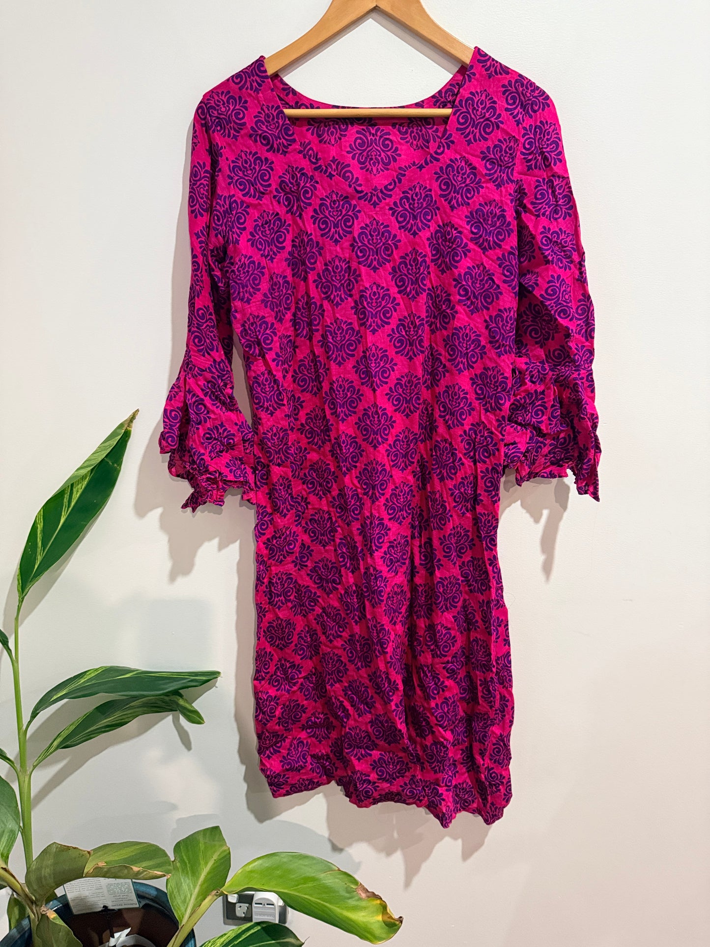 Brand Unknown Pink & Purple Damask Print Dress - 51cm u/arm