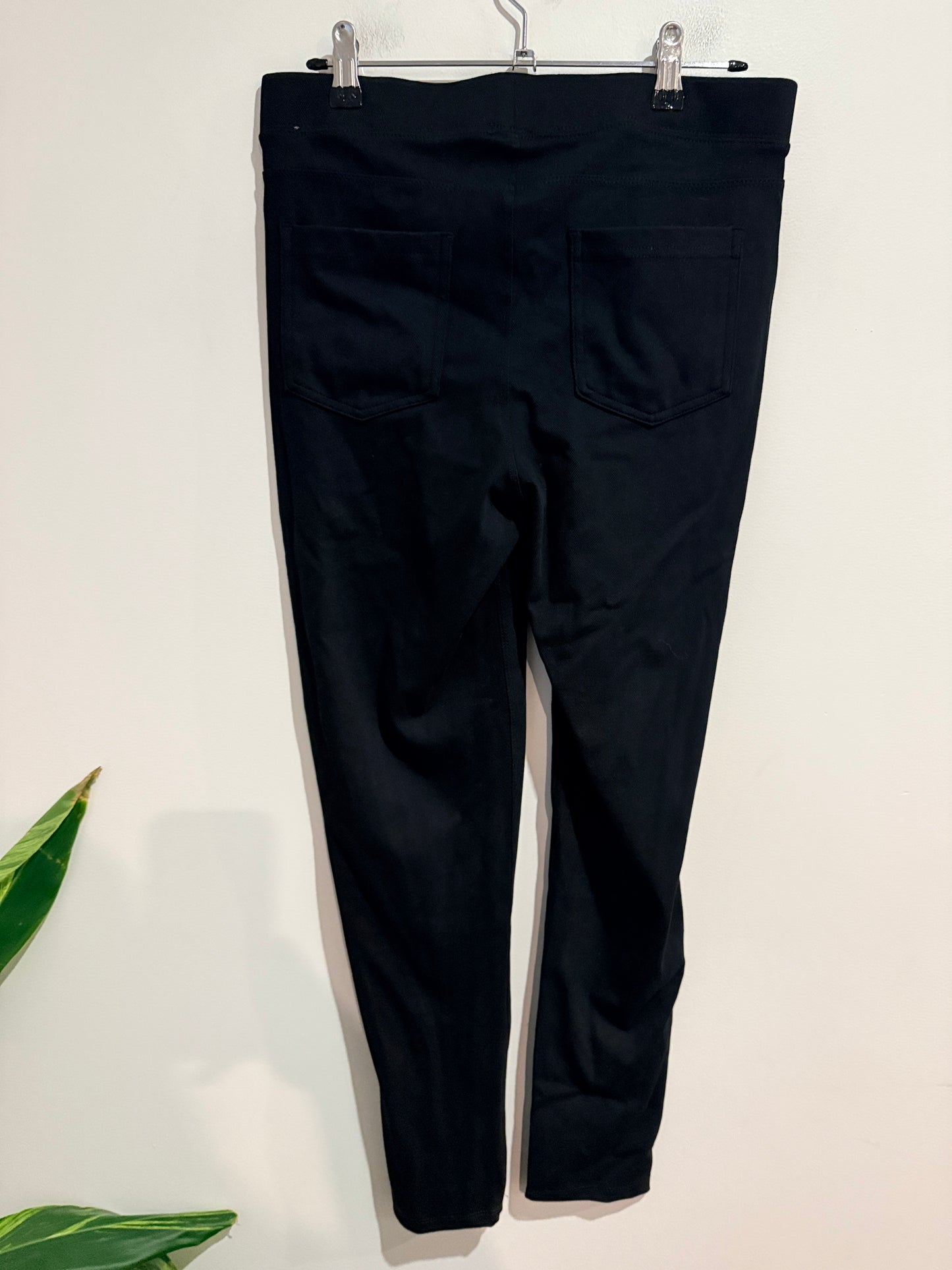 Anko Black Pull-On Skinny Pants - Size 14
