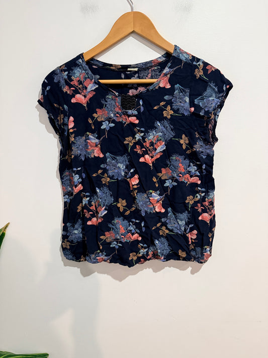 Brand Unknown Navy Floral Print Top - 50cm u/arm