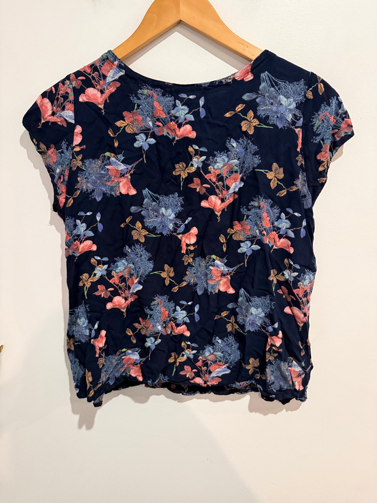 Brand Unknown Navy Floral Print Top - 50cm u/arm