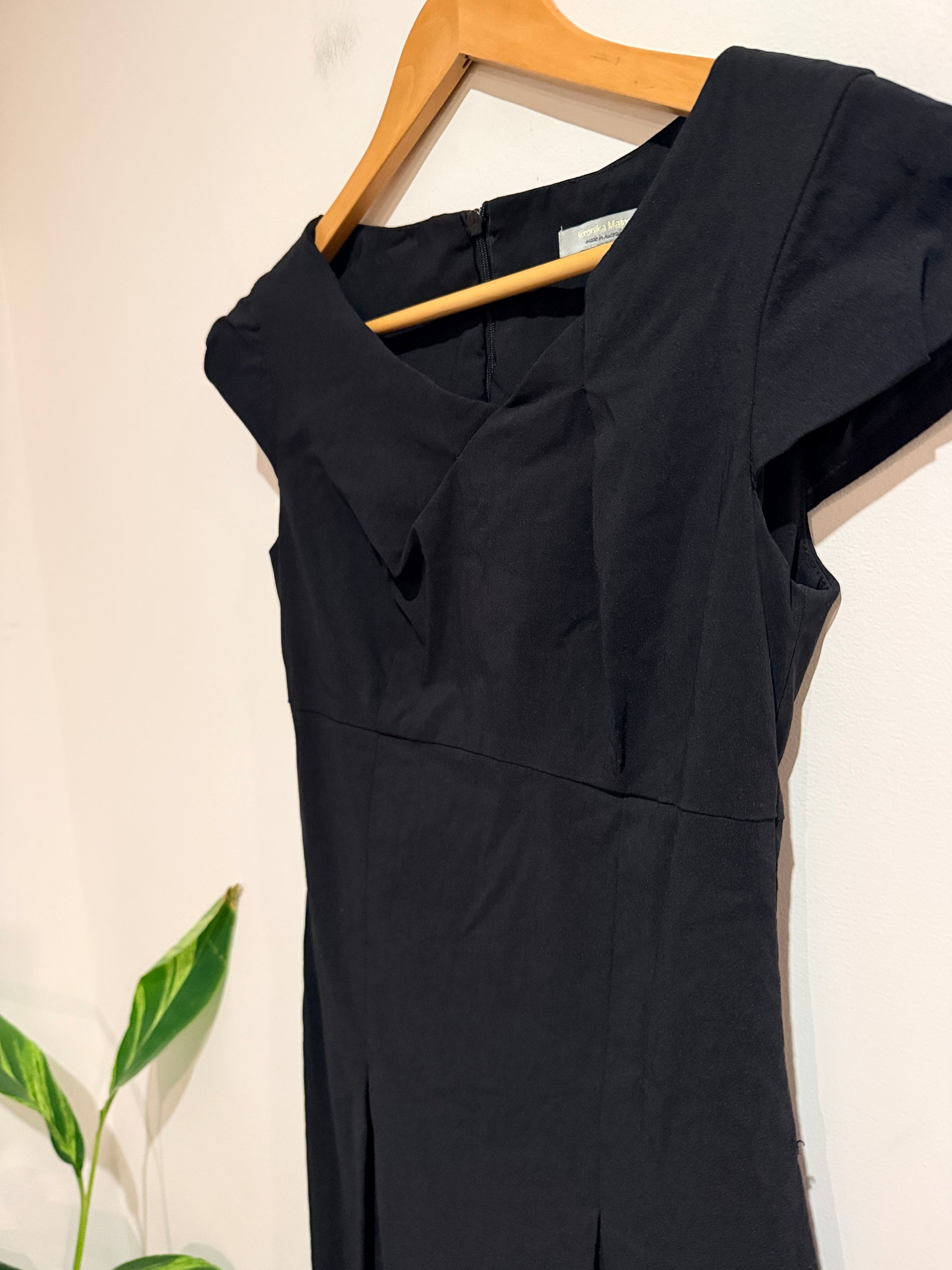 Veronika Maine Sheath Dress Size 8