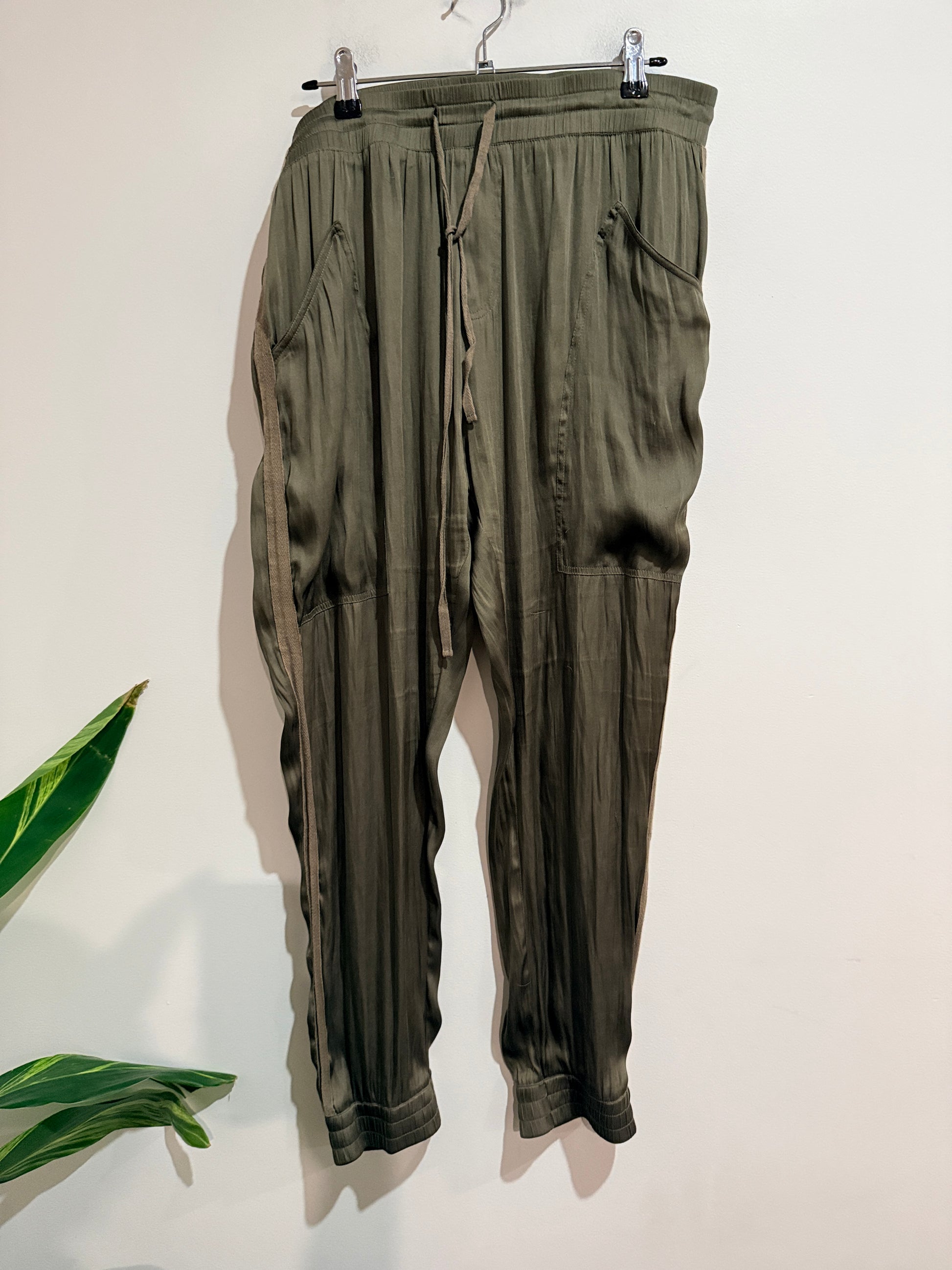 Storm Jogger Pants Size 14
