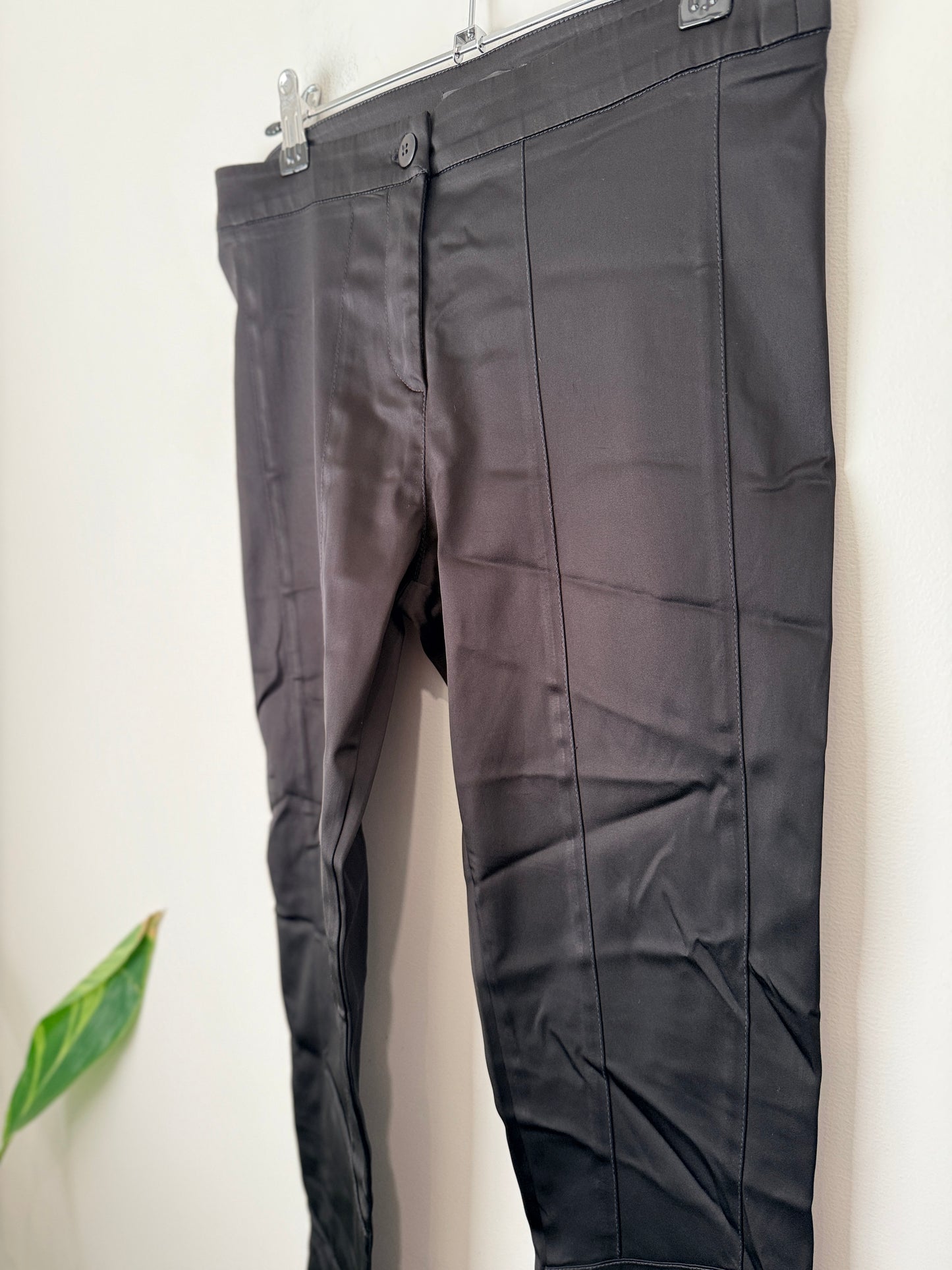 Storm (NZ Made) Skinny Pants Size 8