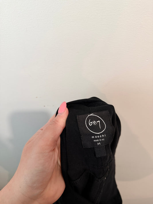 Moochi (NZ Made) Yoga Pants Size M