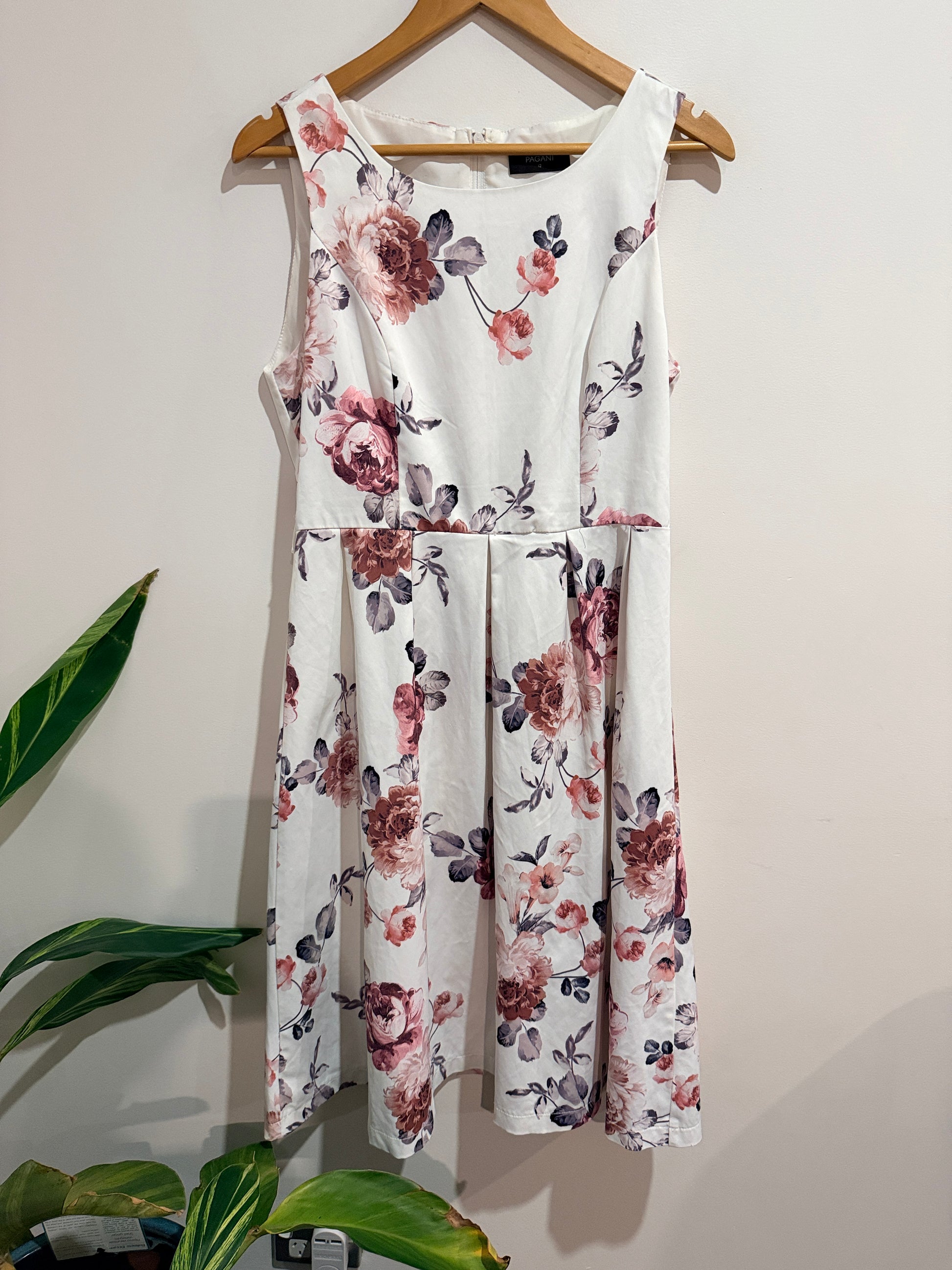 Pagani Floral Sleeveless Dress Size 12