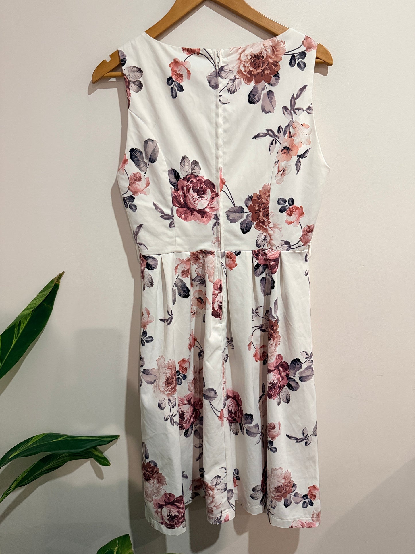 Pagani Floral Sleeveless Dress Size 12