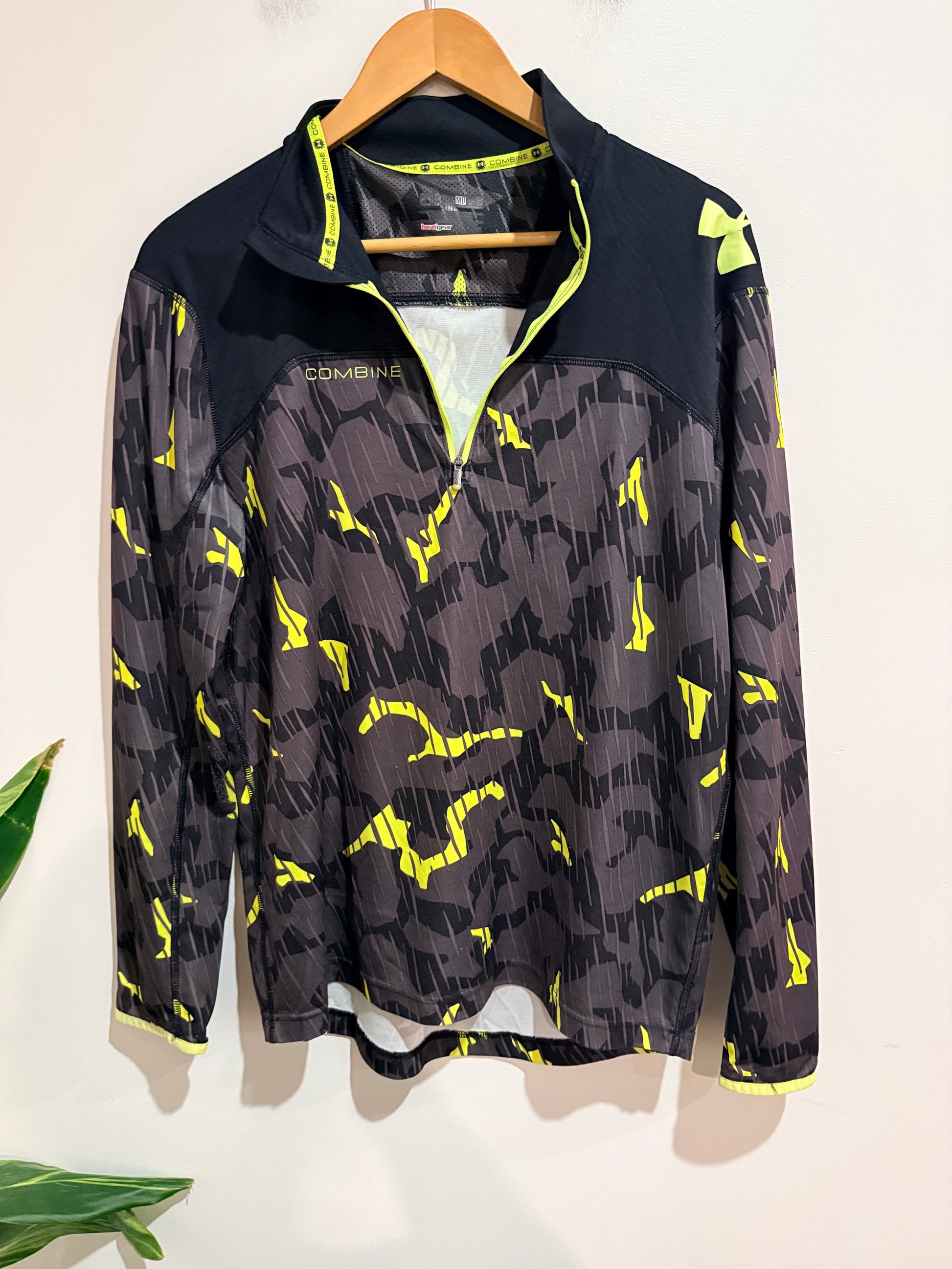 Under Armour Under Armour Heatgear Combine Black & Neon Yellow Camo Quarter Zip Top - Medium Size Medium (MD)