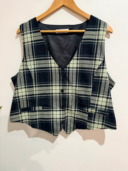 Black Friday Black Friday Black & Grey Plaid Button Front Vest - Size 18 Size 18