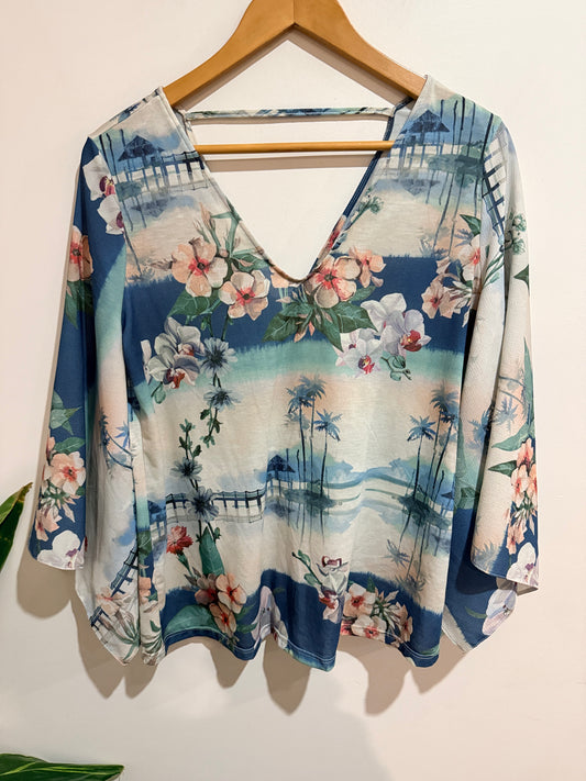 Marfinno Tropical Floral Landscape Print Top Size M