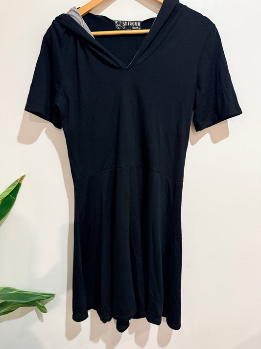 Shikoba Black Hooded Dress Size Not Specified On The Provided Photos