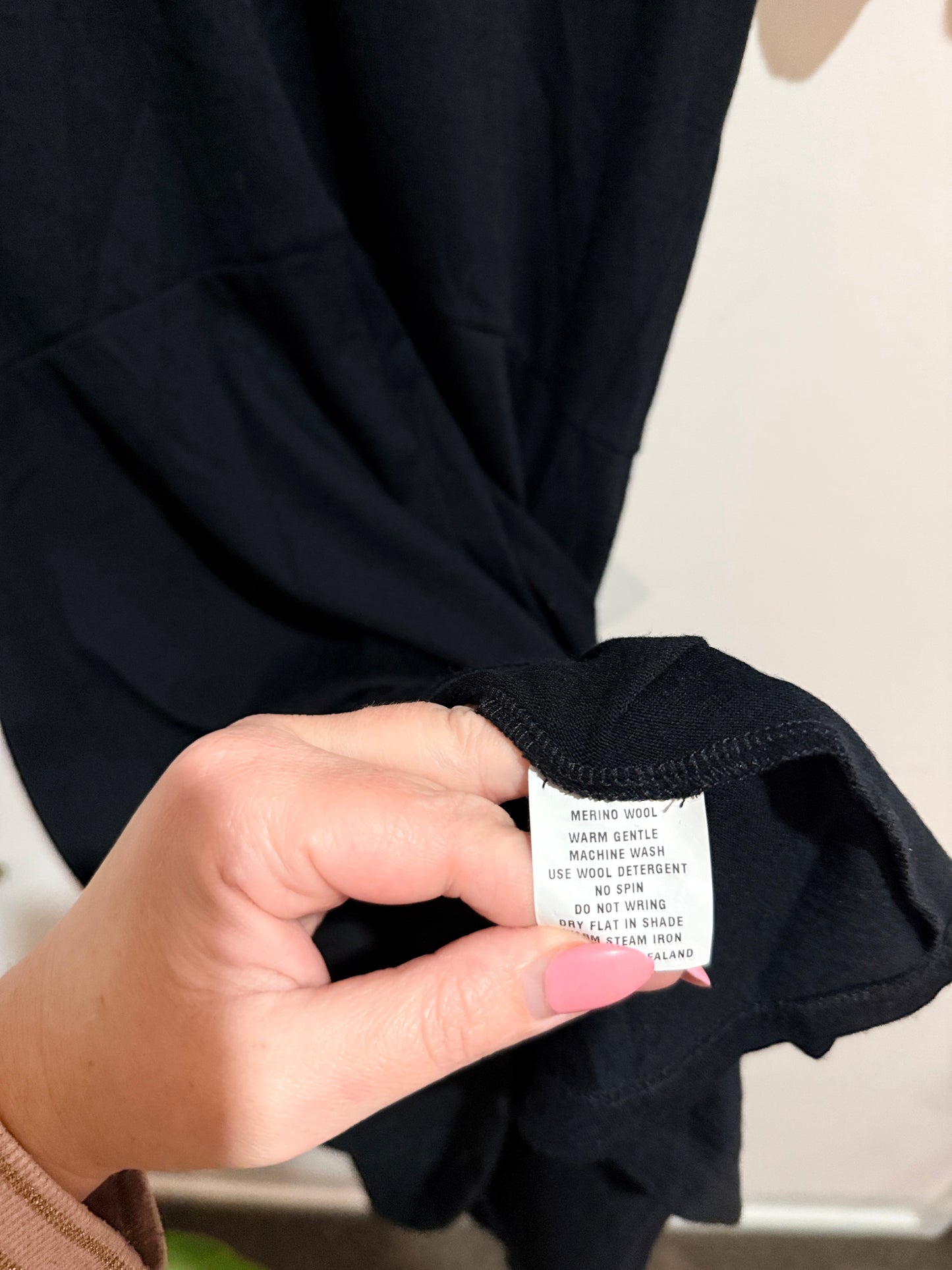 Shikoba Black Hooded Dress Size Not Specified On The Provided Photos