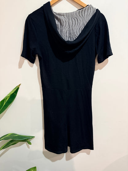 Shikoba Black Hooded Dress Size Not Specified On The Provided Photos