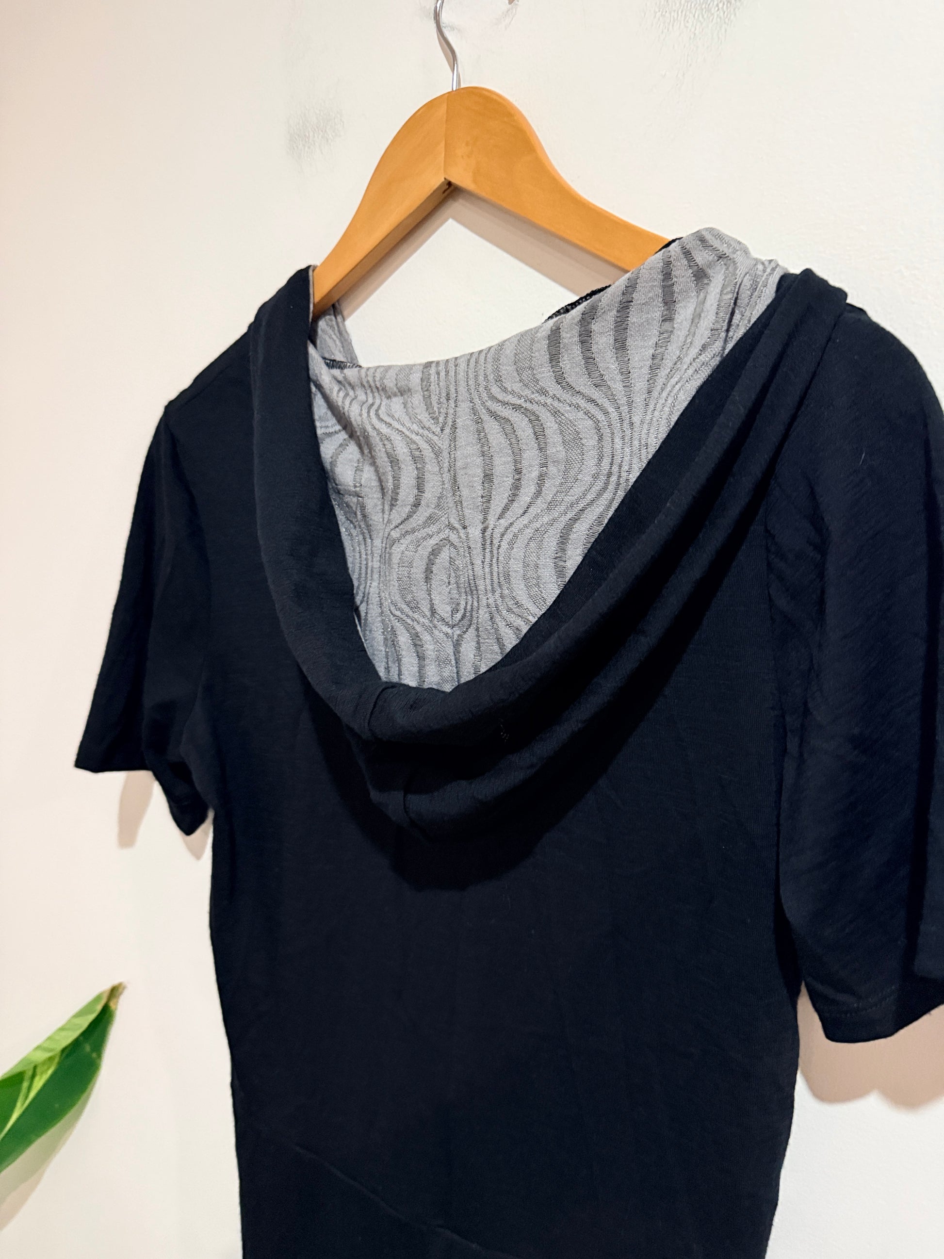 Shikoba Black Hooded Dress Size Not Specified On The Provided Photos