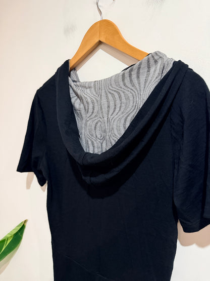 Shikoba Black Hooded Dress Size Not Specified On The Provided Photos