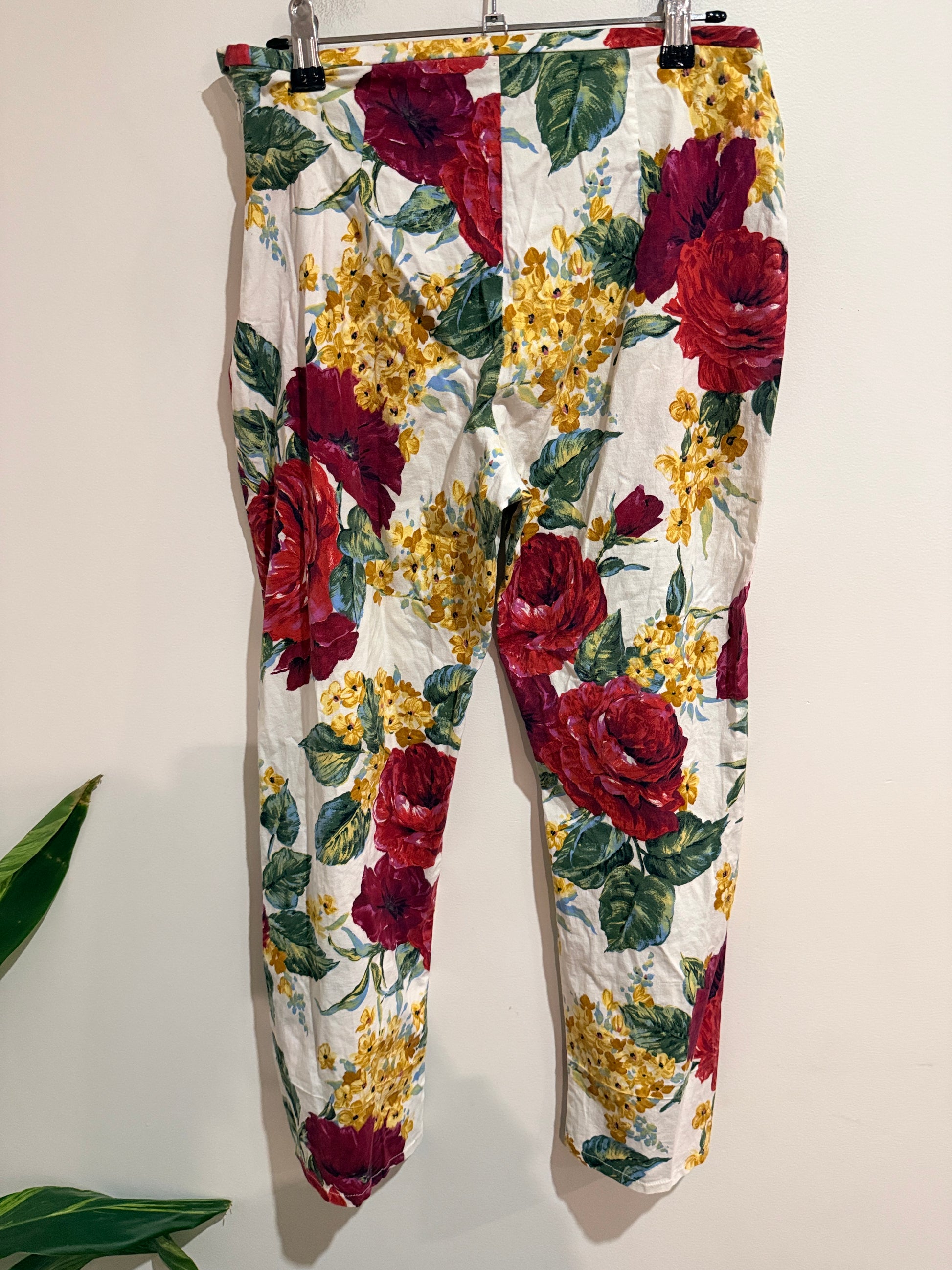 Brand Unknown Floral Print Straight Leg Pants White Waist 37cm Size Approx. Size 10 (Waist measures ~37cm flat)
