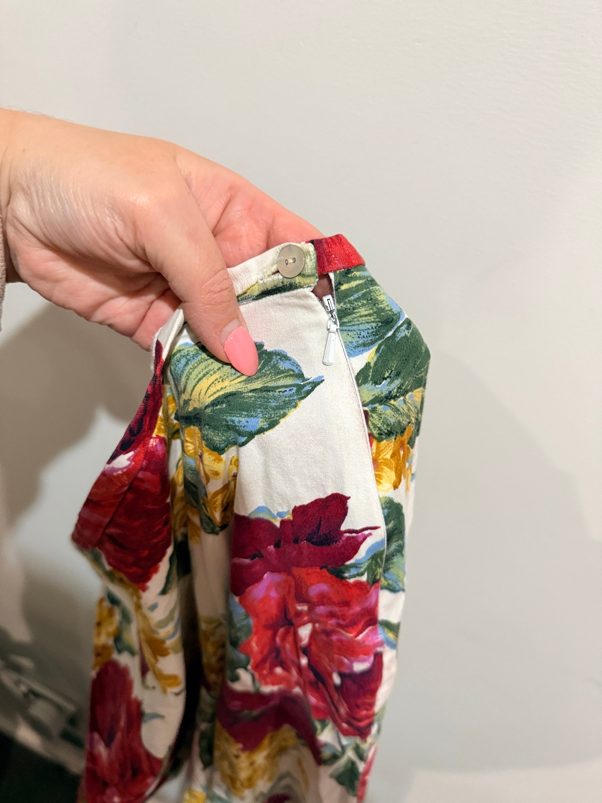 Brand Unknown Floral Print Straight Leg Pants White Waist 37cm Size Approx. Size 10 (Waist measures ~37cm flat)