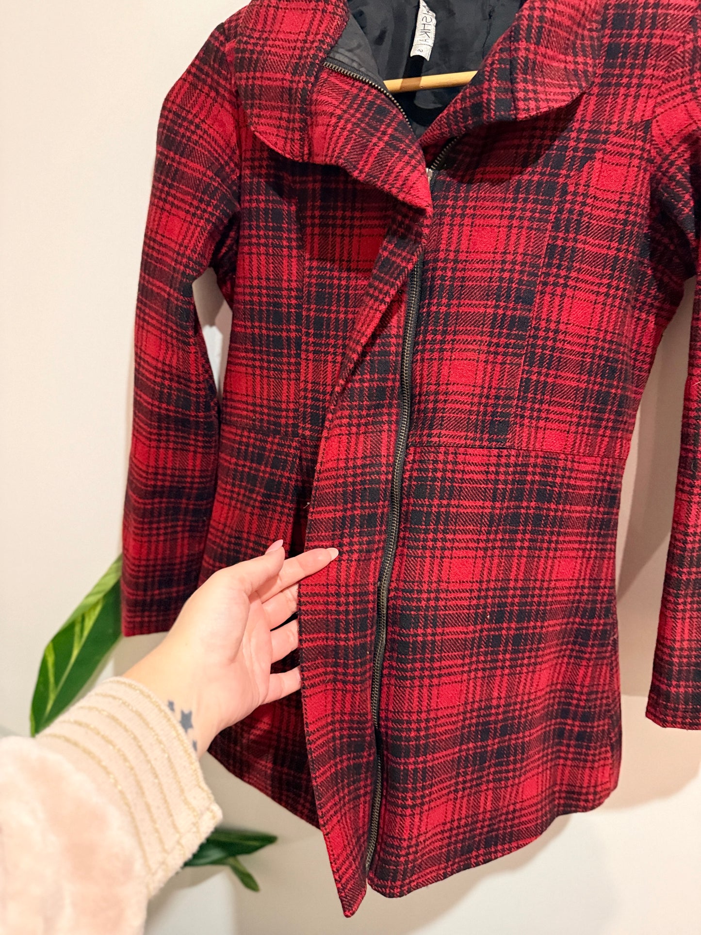 Ishka Red & Black Plaid Wool Blend Coat Size Small (S) U/arm to U/arm 46cm