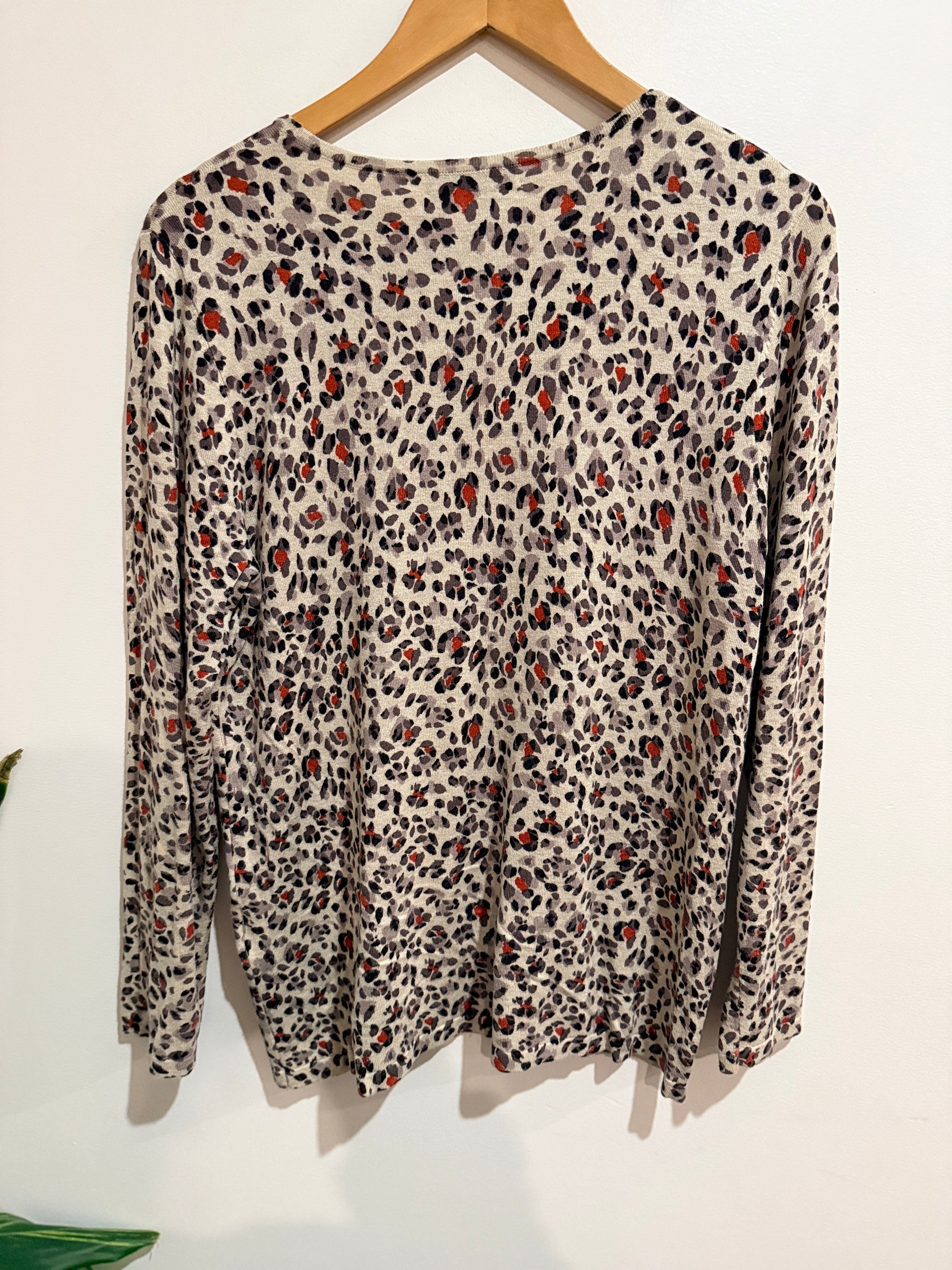 Black Pepper Beige Animal Print Knit Top Size Medium (M)