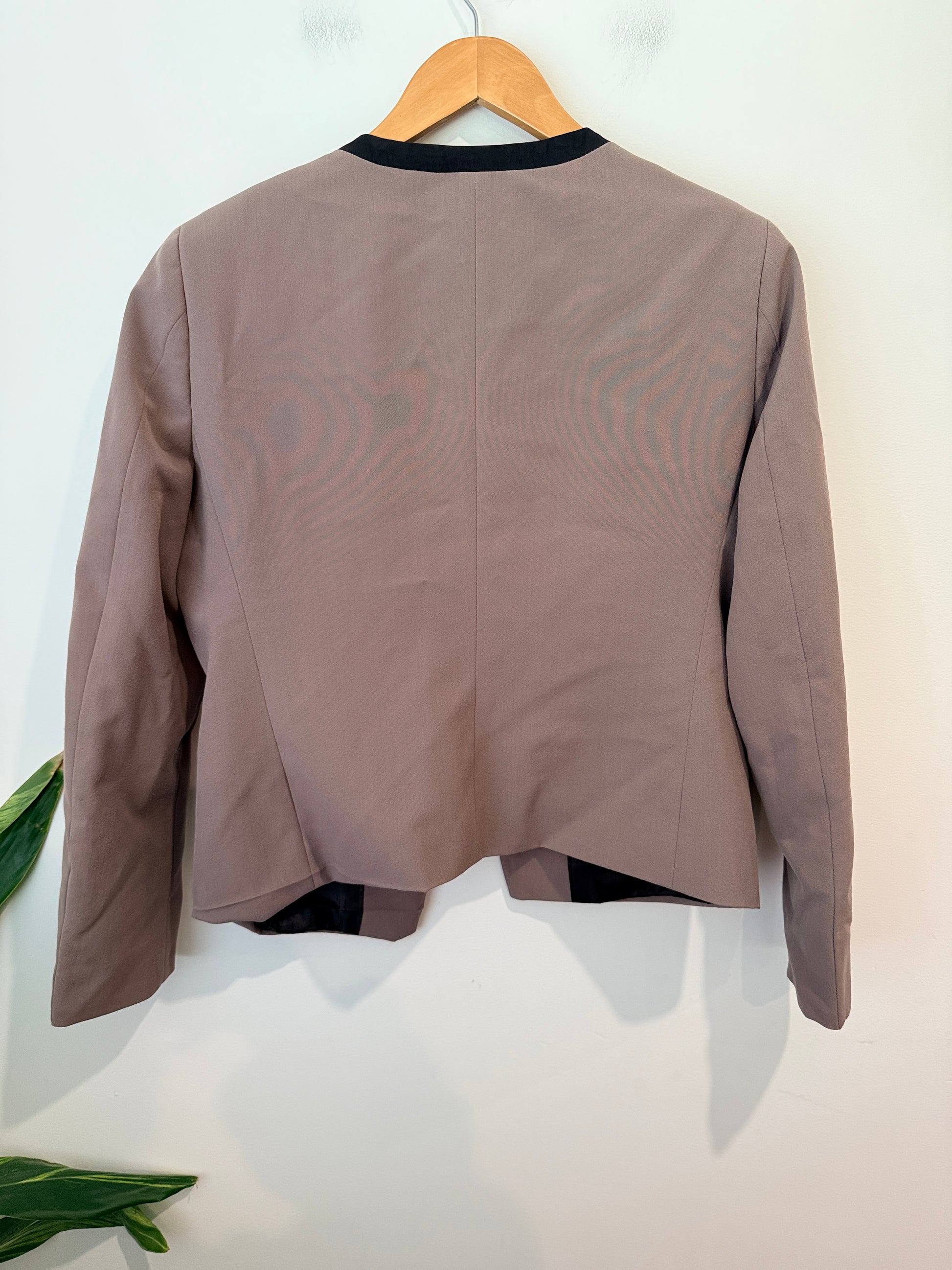 Globus Collarless Open Front Blazer Size XL U/arm to U/arm: 55cm