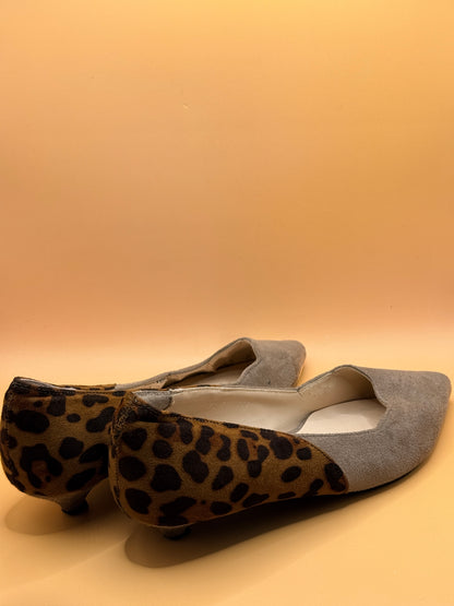 Tehen Shunhde Grey Leopard-Print Pointed-Toe Flats – 27cm point to heel