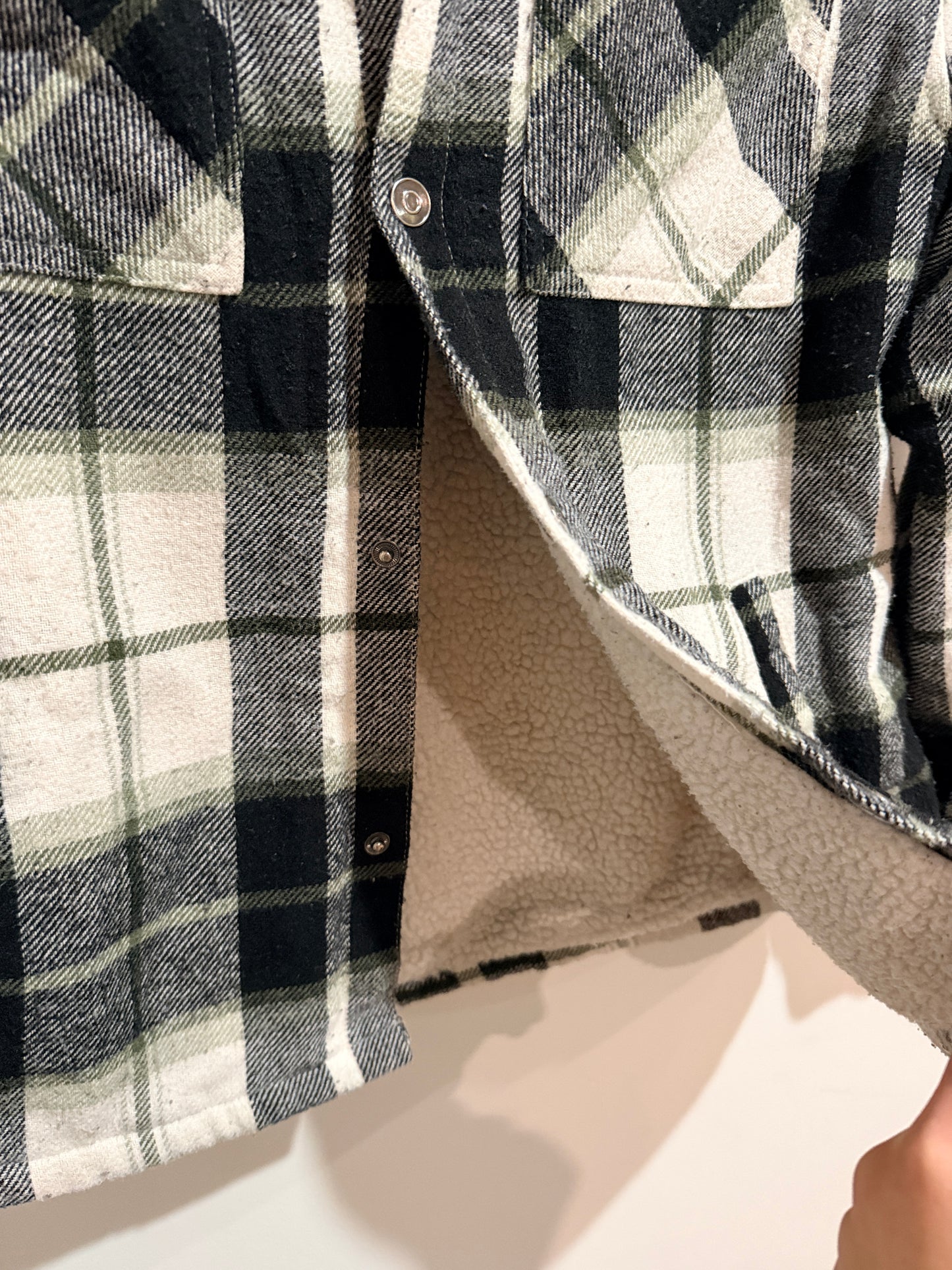 Plaid Flannel Jacke Size U/Arm to U/Arm 49cm