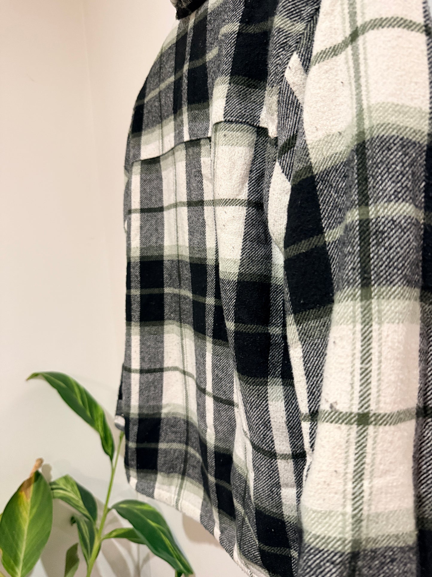 Plaid Flannel Jacke Size U/Arm to U/Arm 49cm