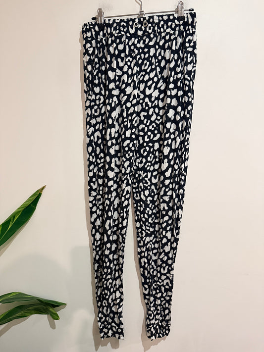 Brand Unknown Relaxed Pants Size Waist 72cm